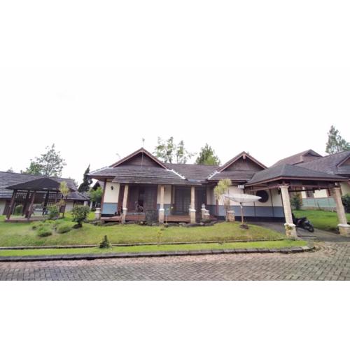 Villa 3 kamar puncak bogor at kota bunga konsep osaka japan