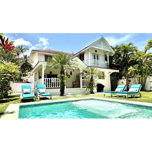 Villa 4Bdrms 3.5baths with pool, Jacuzzi and Starlink WiFi