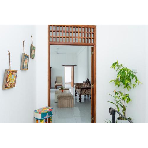 Villa 83