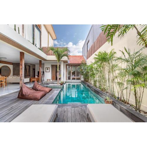 Villa Ace - Modern 2BR Villa in Seminyak with Spacious Bedrooms, Bathtub & Private Pool
