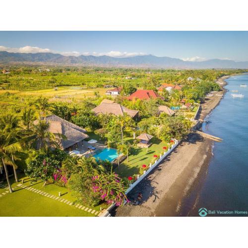 Villa Agus Mas - Serene & calm beachfront villa!