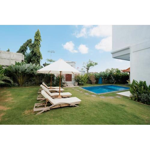 Villa Ajeg Tumbak Bayuh - Sunset and Rice Paddy Views