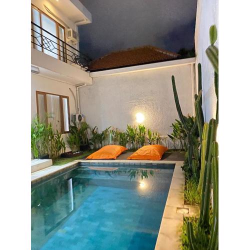 Villa Akmali Seminyak Basangkasa- 2 Bedrooms