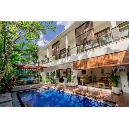 Villa Alleira - 5 Bedroom Villa in Centre Location of Seminyak