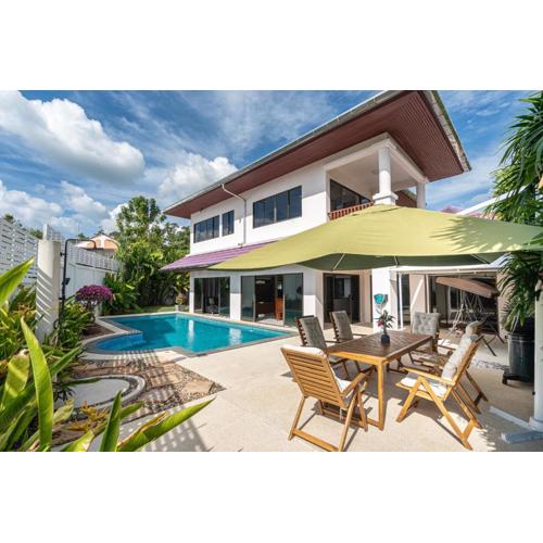 Villa Amaya, 2 Story Tropical Oasis with Green Hills View & Pool, Kamala Beach