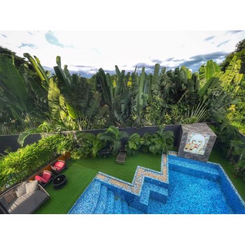 Villa Amazon, Tropical Luxe