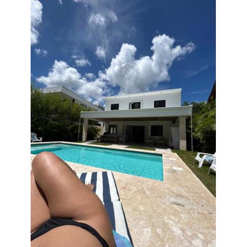 Villa Antonia Spectacular Private Stay with Pool, Just Steps from the Beach, Housekeeping & Kitchen in Exclusive Gated Community