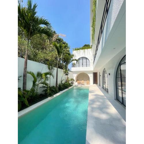 Villa Anwa Cove - Fantastic 6-BR & 2-Pool Villa in Umalas