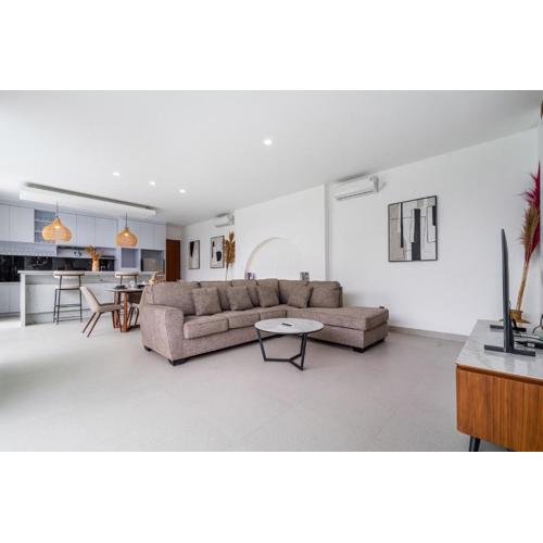 Villa Arcaya by Maheswara