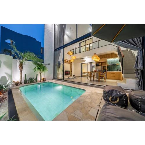 Villa Arcelio Modern 2BR Pool & Near Obsidian Gym