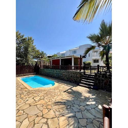 Villa authentique au bord de la rivière