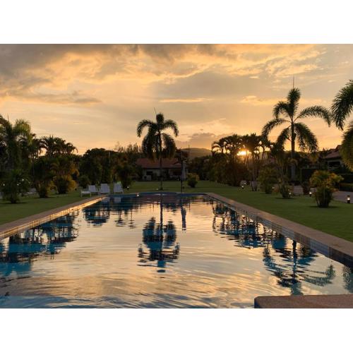 Villa Baan Lisa, Hua Hin, 2BR,2BA, near Soi 94, beach, restaurants & Shopping