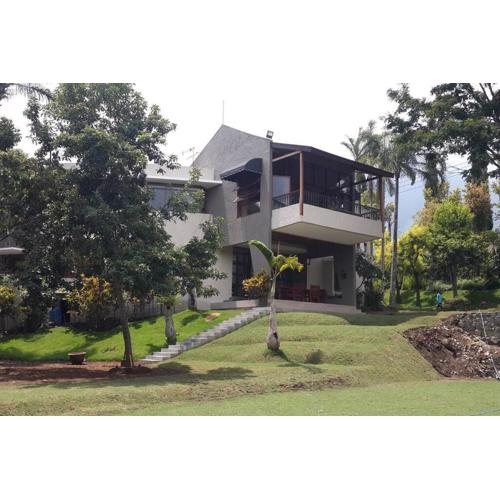 VILLA BATU Luxurious privacy 3BR villa@ klub bunga