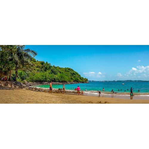 Villa Baywatch, Rumassala