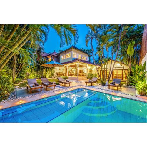 Villa Berlin - Private 6 BDR Villa in Seminyak with Pool and Garden