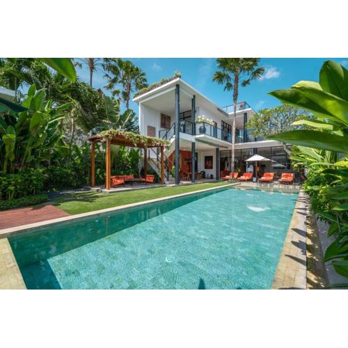 Villa Boa - Stunning 3BR Beachside Villa in Canggu
