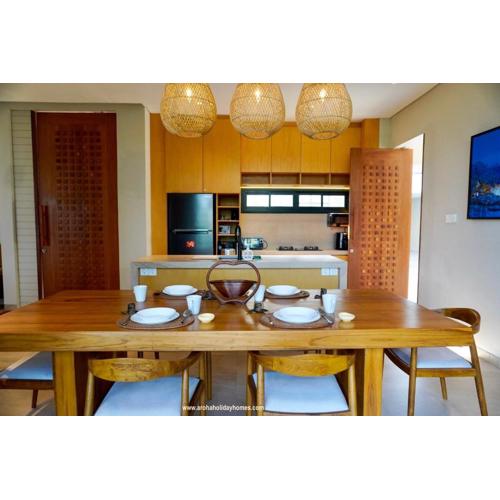 Villa Bong In the Heart of Canggu - By Aroha Holiday Homes