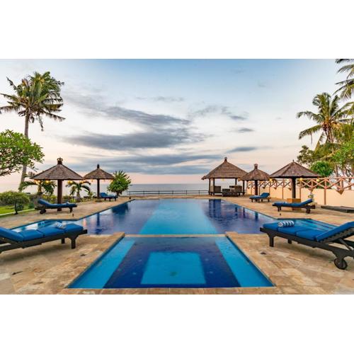 Villa Bukti Paradise- Captivating Beachfront Villa