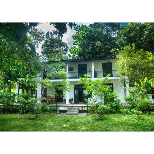 Villa by the Lake Bolgoda, Moratuwa-Colombo