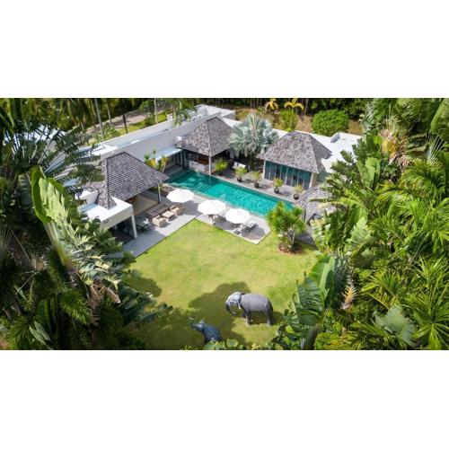 Villa C 20-meter long swimming pool and large courtyard villa