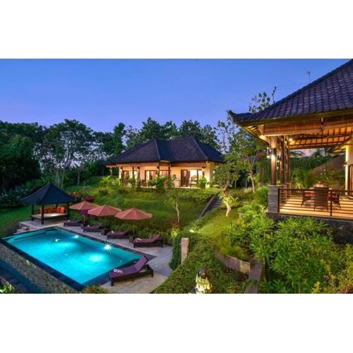 VILLA CAHAYA Perfectly formed by the natural surrounding and Balinese hospitality