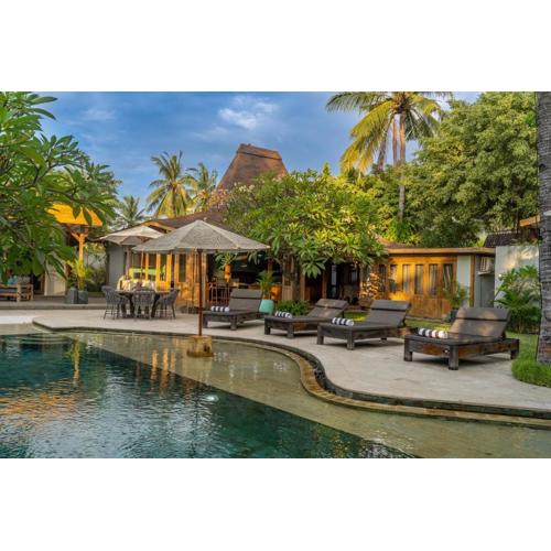 Villa Casa Gili T 4BR Villa, Pool, Gym & Bikes