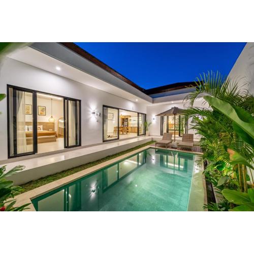 Villa Castillo Modern 2 BR Villa in Canggu Aircon Living