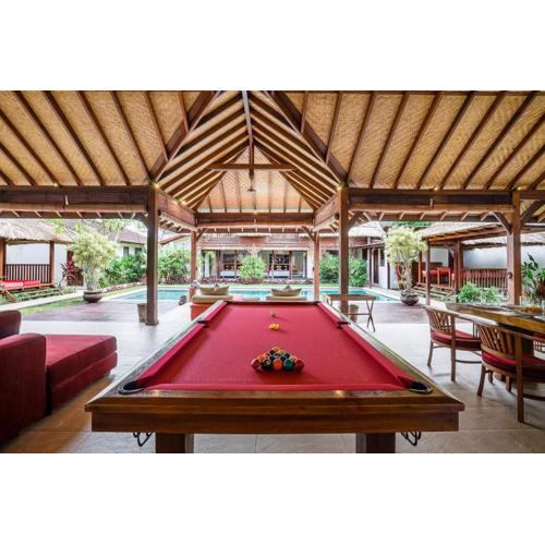 Villa Cira - 5 Bedrooms Private Villa Next to Seminyak