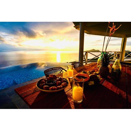 Villa Club Tropicana Carana with infinity pool