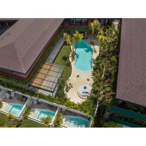 Villa Coco Bay - Iconic 8BR Tropical Villa Next to the Beach