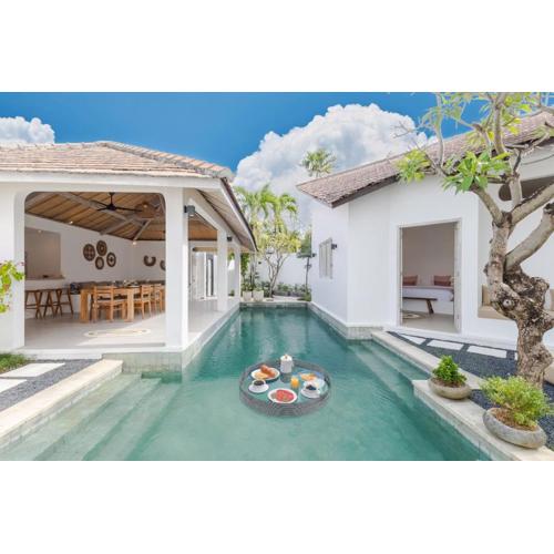 Villa Cocodrilos 2 - 3 BR private Villa in Seminyak