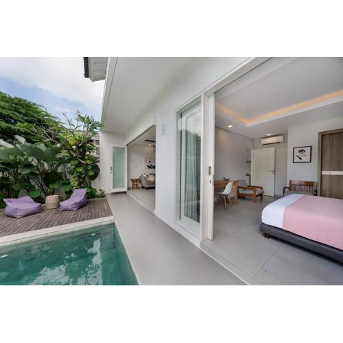 Villa Cocomo - Stylish 3BR Pool Villa 100m from Batu Bolong Beach