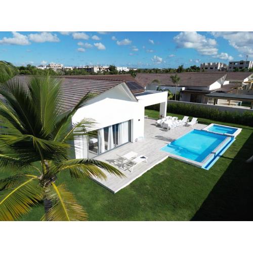 VILLA CORAL Tracadero Beach Resort