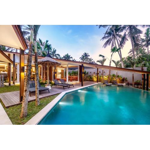 Villa Crazy Roof by BaliSuperHost