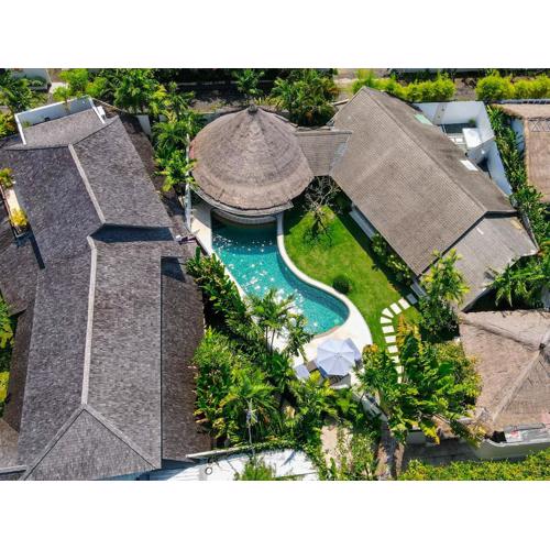 Villa Damai Kecil Seminyak by Adam Jyota Management