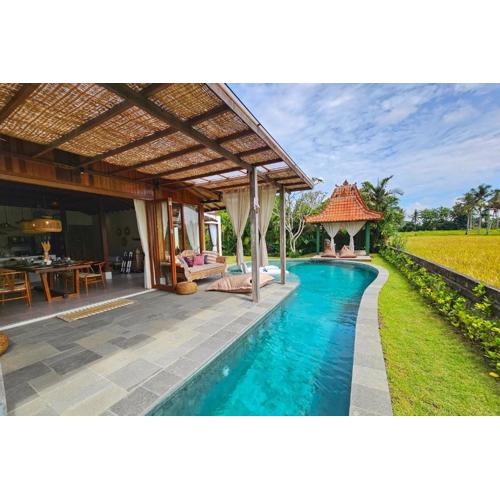 Villa DiYara Ubud - 6000 Sq Ft Private Villa - Stunning Rice field View - Big pool & garden