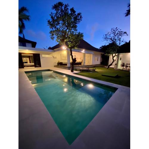 Villa EMMA | heart of Seminyak | 350m Beach