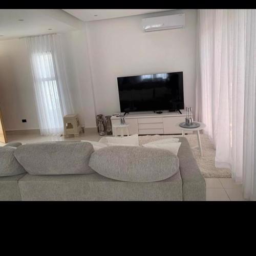 Villa Familiar con Piscina en VistaCana