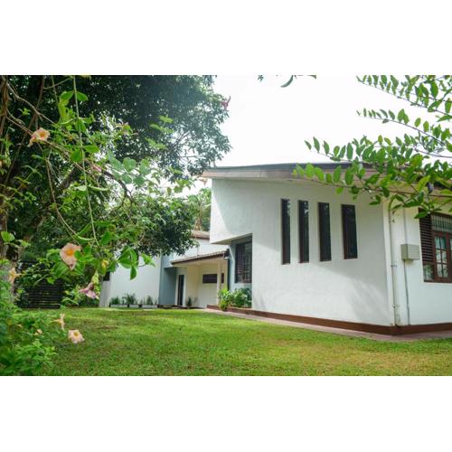 Villa for leisure and work at Kalutara suburbs