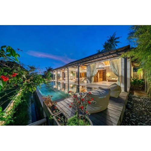 Villa Gaia - Enormous 2BR Villa with Big Garden & Modern Design by Triang Villas