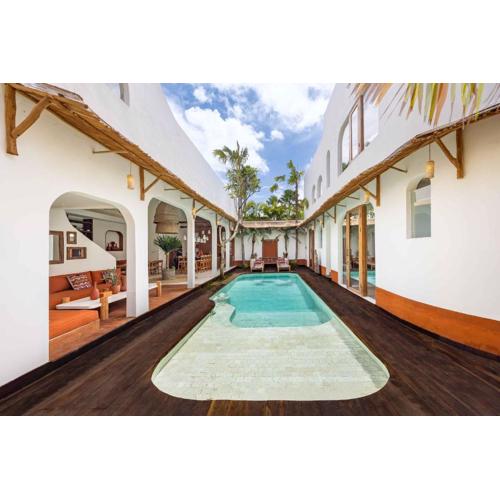 Villa Galanga - Brand New Ethnic Hacienda Villa Next to Canggu with Private Pool and Parking