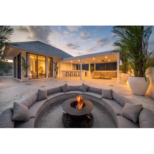 Villa Giraffe Seminyak, 4br short walk to Potato Head