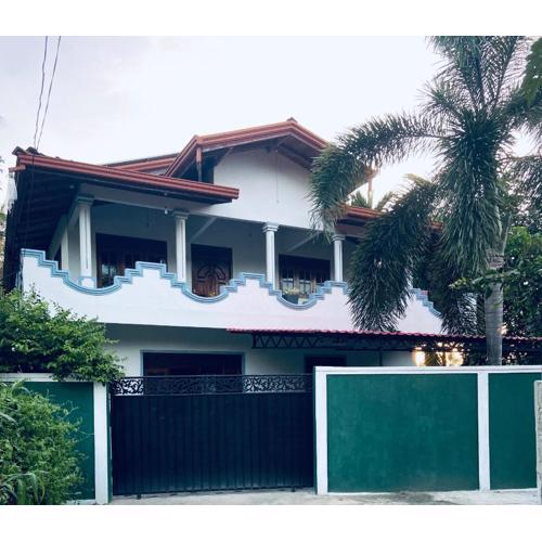 Villa Glitter Gateway