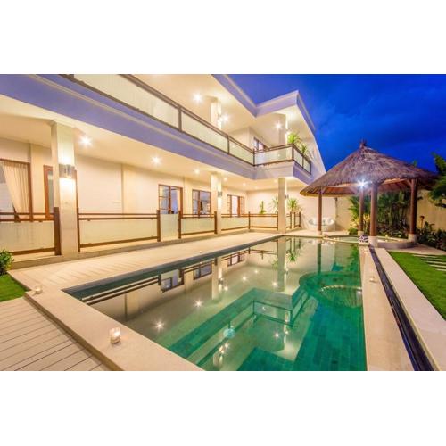 Villa Golden Palm Bali Canggu- HUGE luxe 2-storey villa