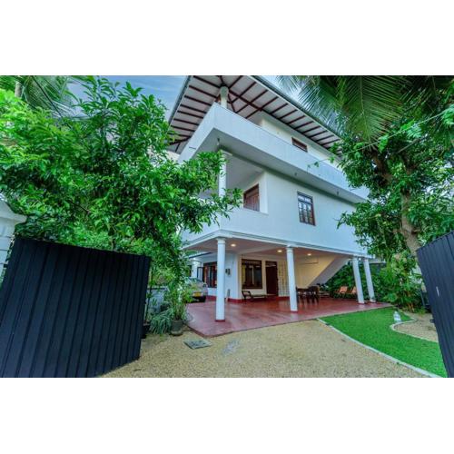 Villa Guru Hikkaduwa