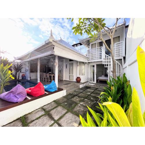 Villa Helenia Canggu - 3BR Pool - 4 min to Finns
