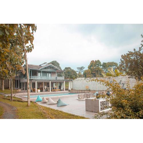 Villa Holy By The Villas 100