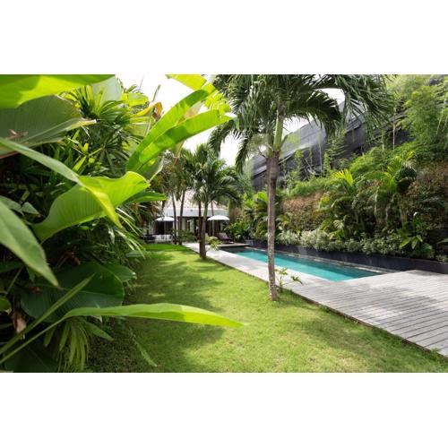 Villa Ilo Umalas Spacious 3-Bedroom Oasis with Huge Pool & Garden