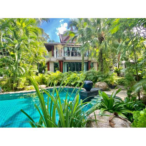 Villa in the Garden, Surin Beach with private spa.