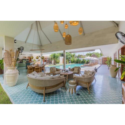 Villa Jinjah Soul Luxury 5BR Villa,18m Pool & Garden